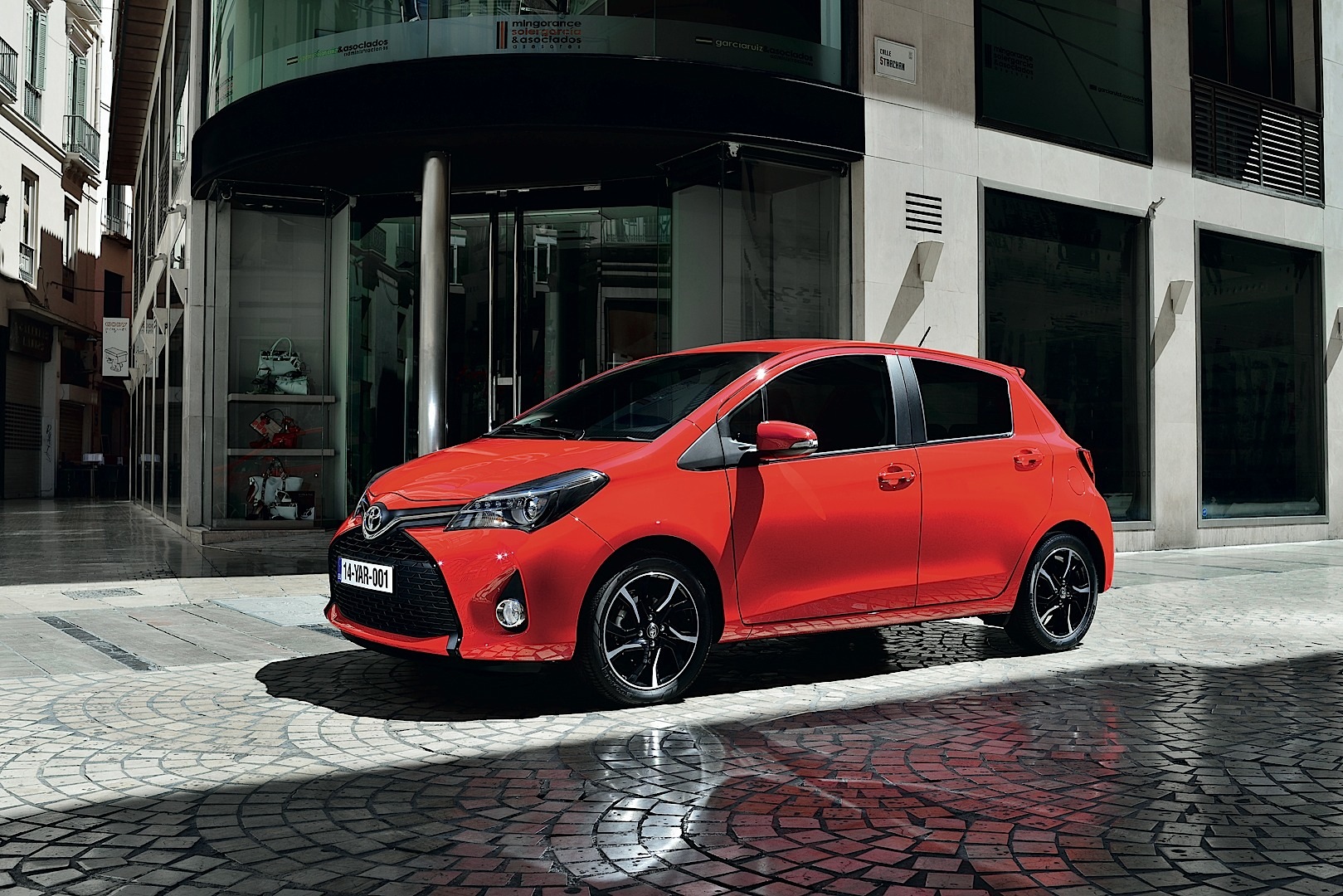 Detail Gambar Yaris 2015 Nomer 14