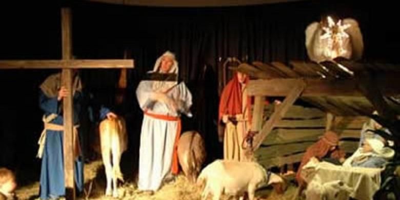 Detail Gambar Yesus Lahir Di Kandang Domba Nomer 8