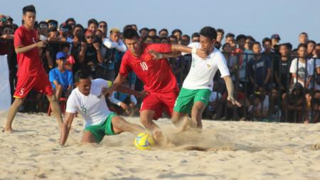 Detail Game Sepak Bola Pantai Nomer 8