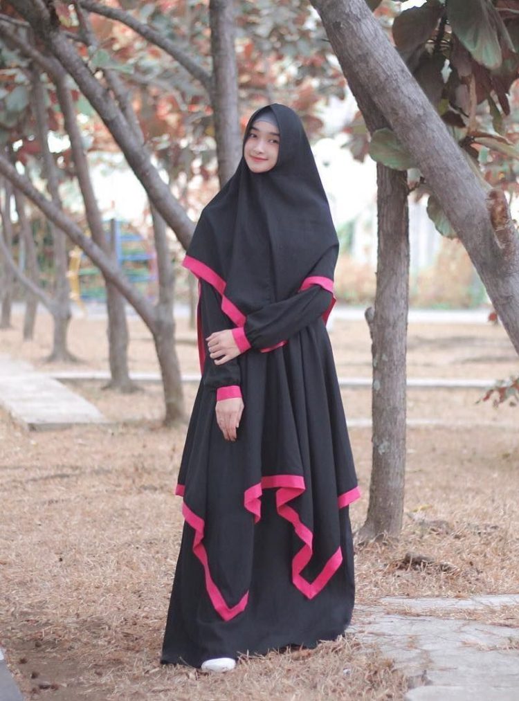 Download Gamis Hitam Polos Elegan Nomer 43