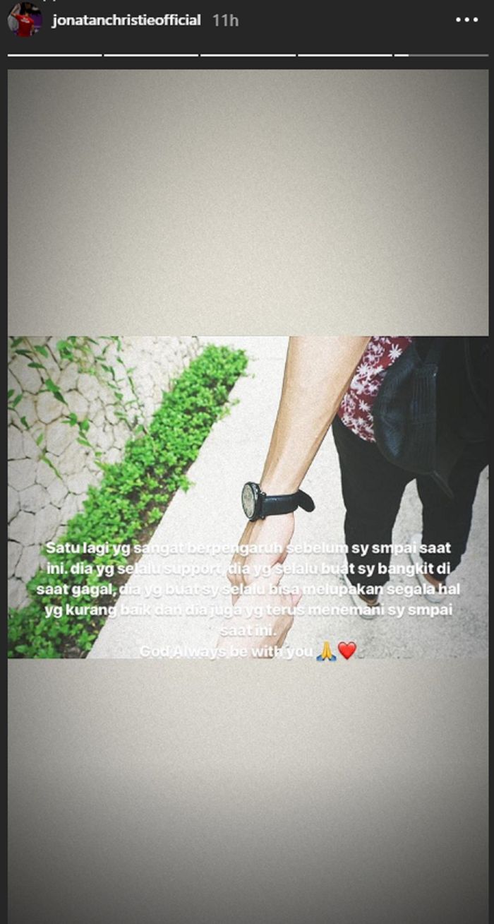Detail Gandengan Tangan Dengan Pacar Nomer 54