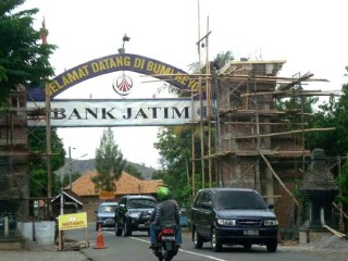 Detail Gapura Jawa Timur Nomer 14