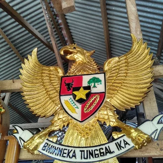 Detail Garuda Emas Logo Nomer 52