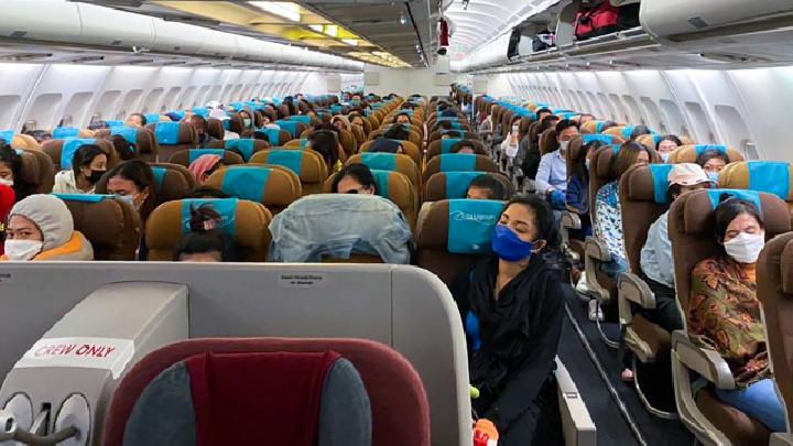 Detail Garuda Indonesia Gambar Pesawat Nomer 50