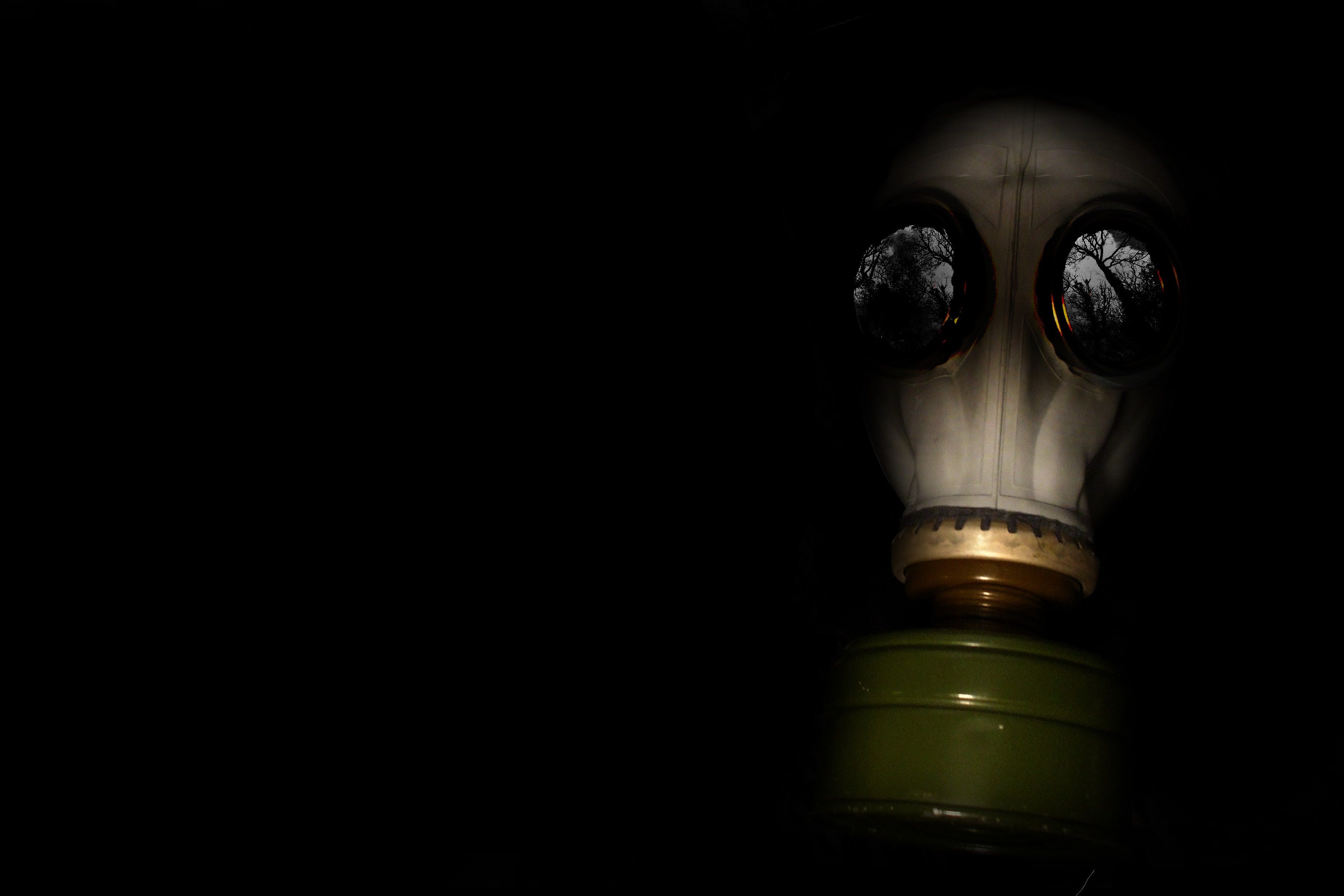 Detail Gas Mask Background Nomer 11