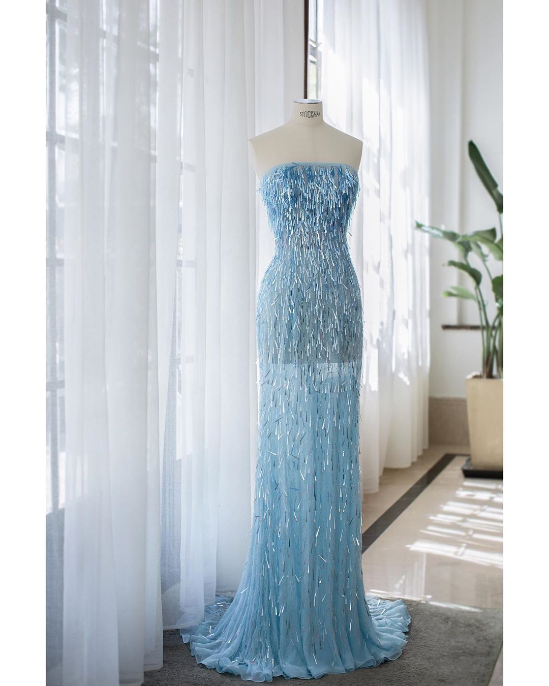 Detail Gaun Pengantin Biru Langit Nomer 9