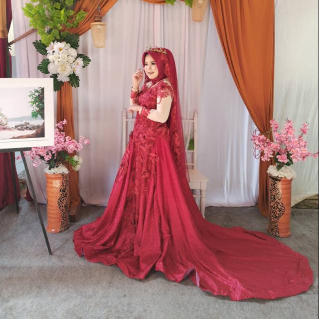 Gaun Pengantin Merah Hijab - KibrisPDR