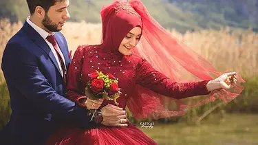 Detail Gaun Pengantin Merah Hijab Nomer 32