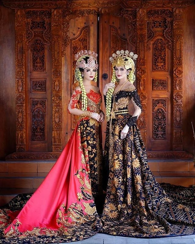 Detail Gaun Pengantin Merah Hitam Nomer 13