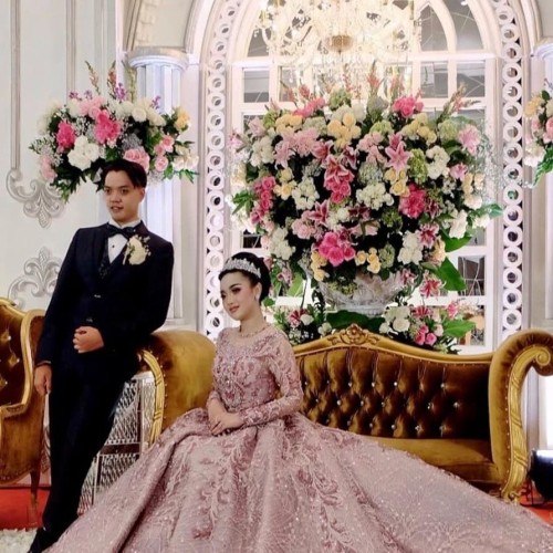 Detail Gaun Pengantin Merah Hitam Nomer 24