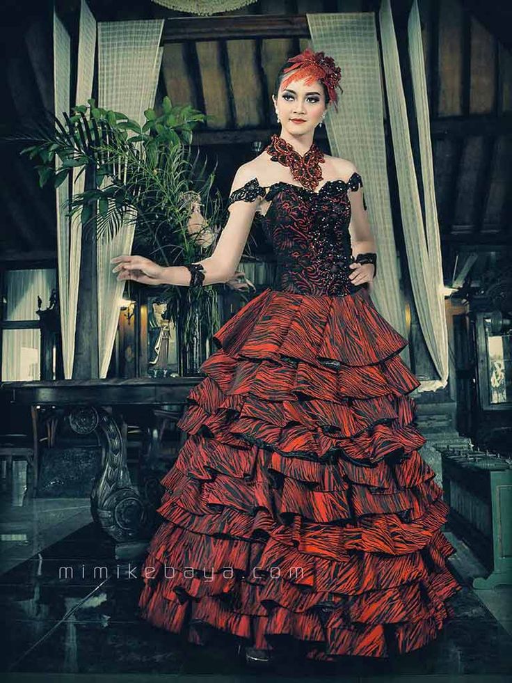 Detail Gaun Pengantin Merah Hitam Nomer 25