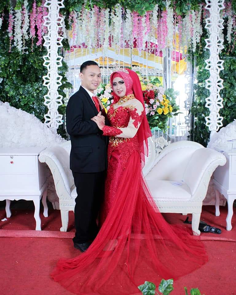 Detail Gaun Pengantin Merah Hitam Nomer 32