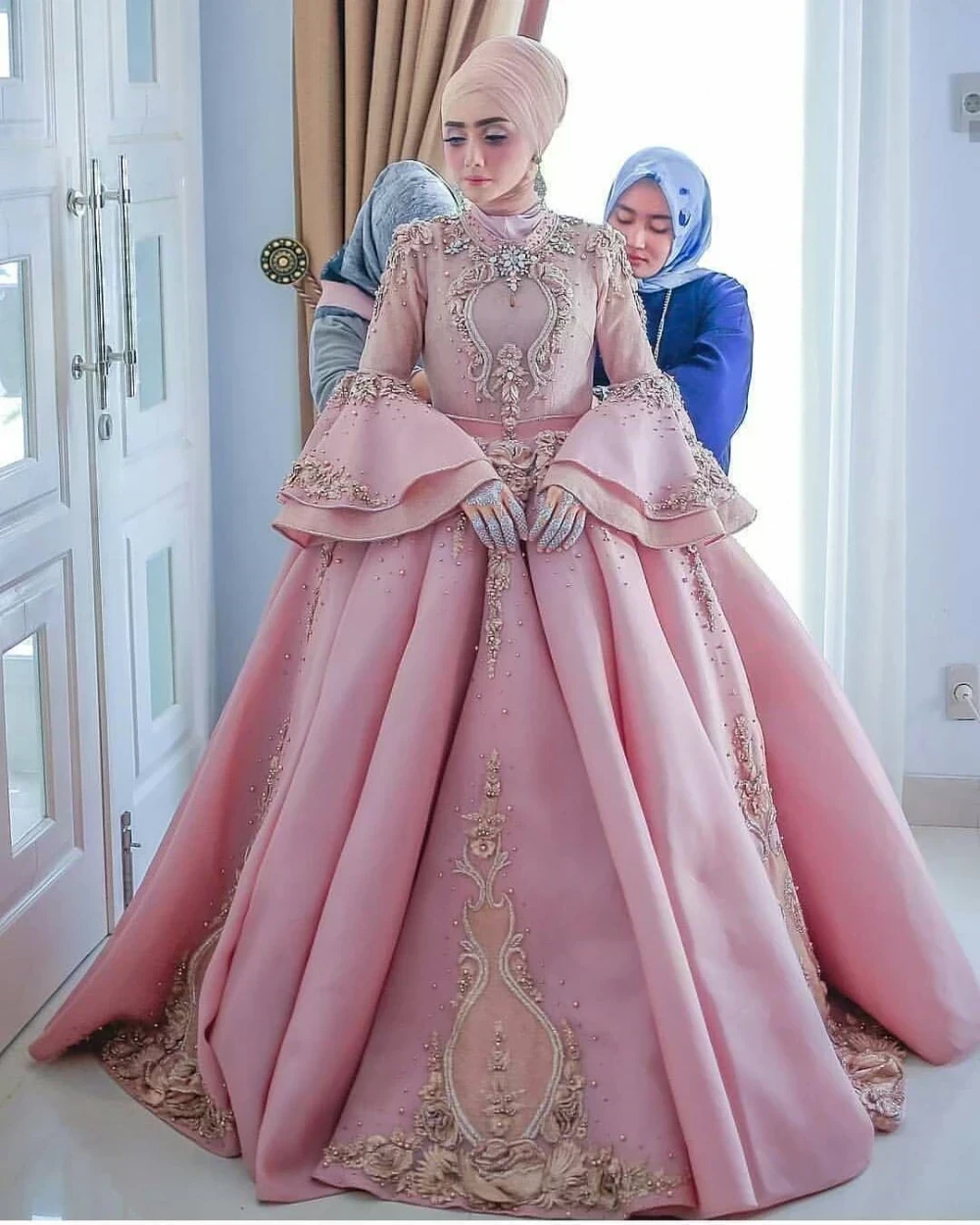 Detail Gaun Pengantin Muslimah Modern Warna Pink Nomer 26