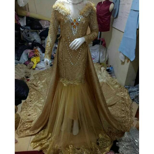 Detail Gaun Pengantin Warna Gold Silver Nomer 9