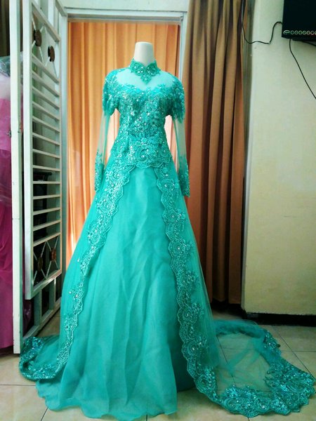 Detail Gaun Pengantin Warna Hijau Mint Nomer 55