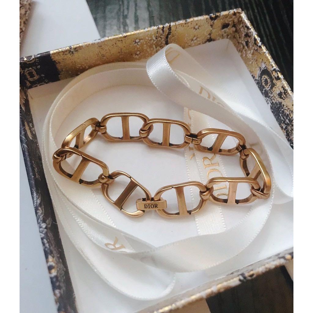Detail Gelang Christian Dior Nomer 27