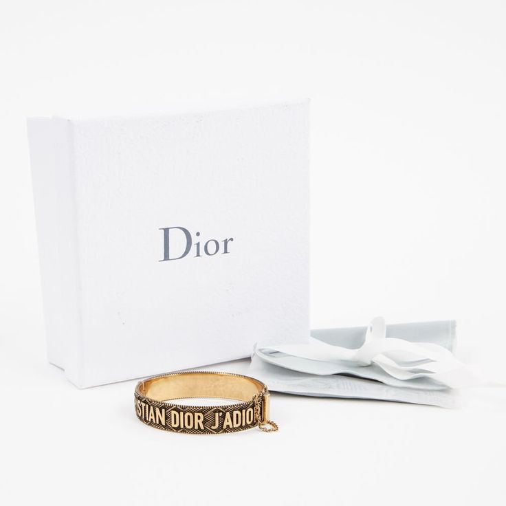Detail Gelang Christian Dior Nomer 34