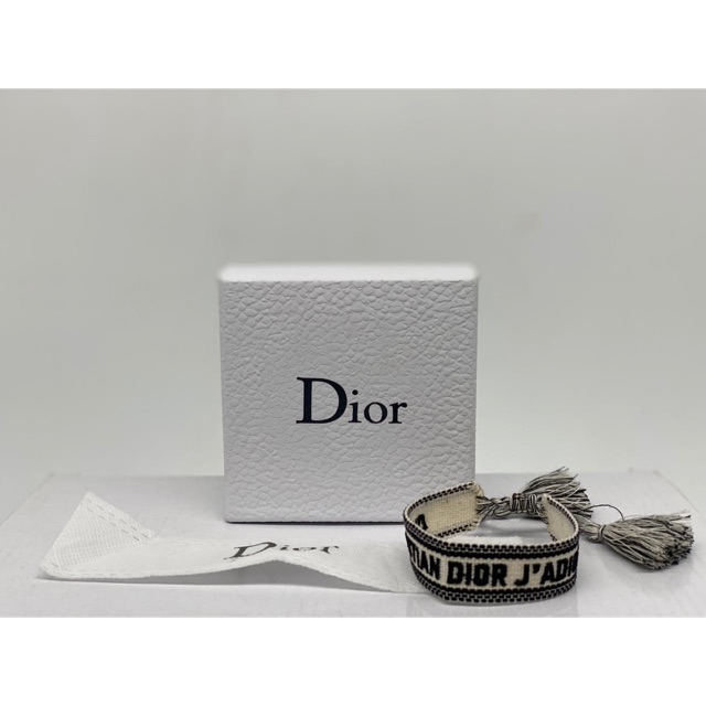 Detail Gelang Christian Dior Nomer 5