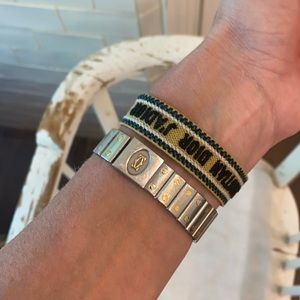 Detail Gelang Christian Dior Nomer 44