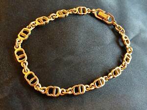 Detail Gelang Christian Dior Nomer 56