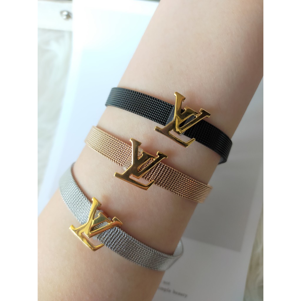 Detail Gelang Emas Louis Vuitton Nomer 40