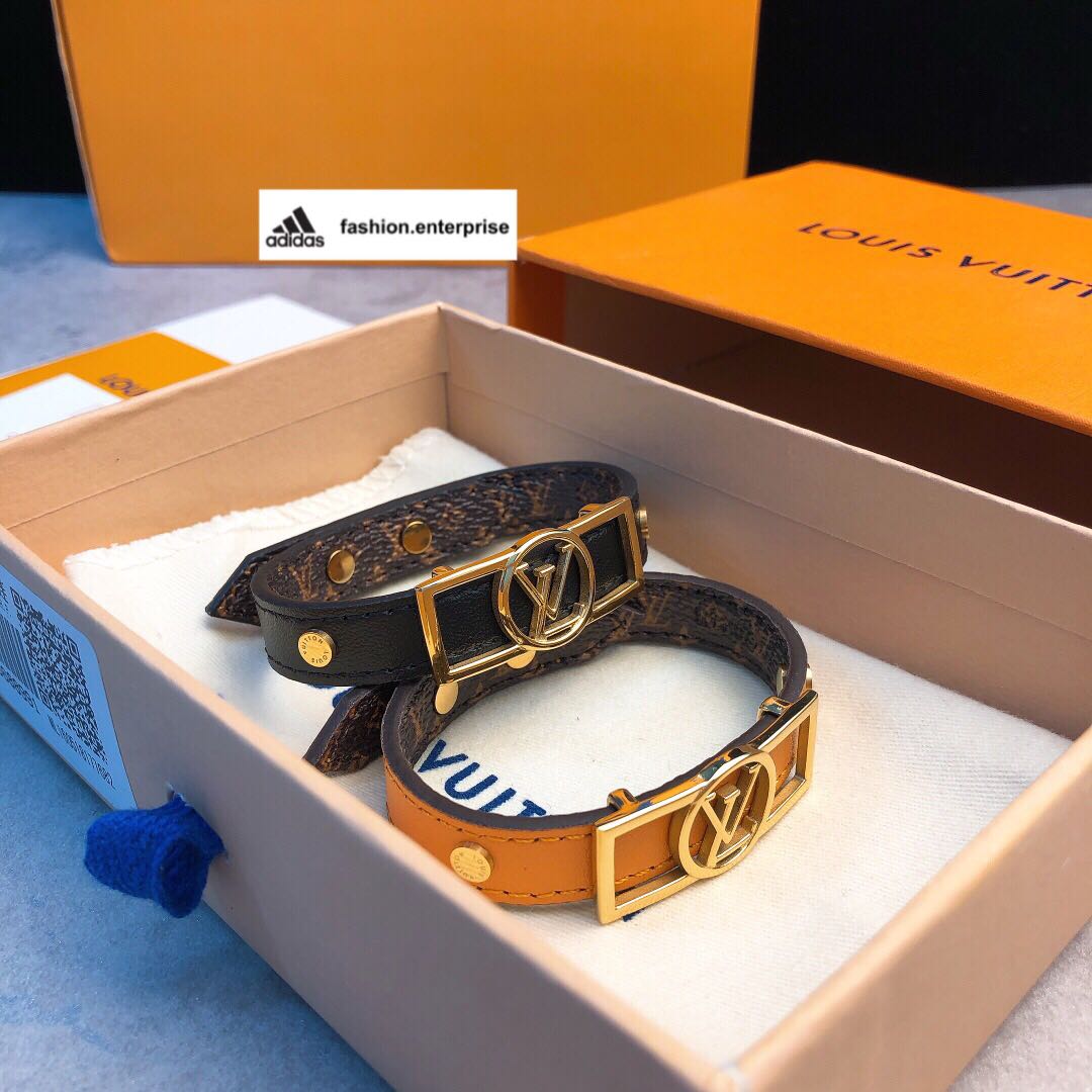 Detail Gelang Louis Vuitton Emas Nomer 53