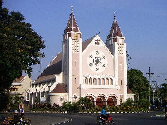 Detail Gereja Ijen Malang Nomer 4