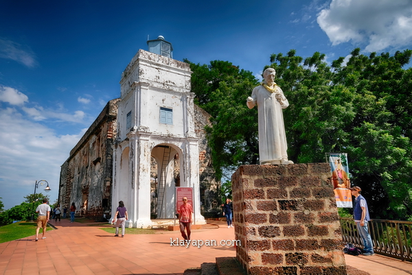 Detail Gereja St Paul Nomer 17