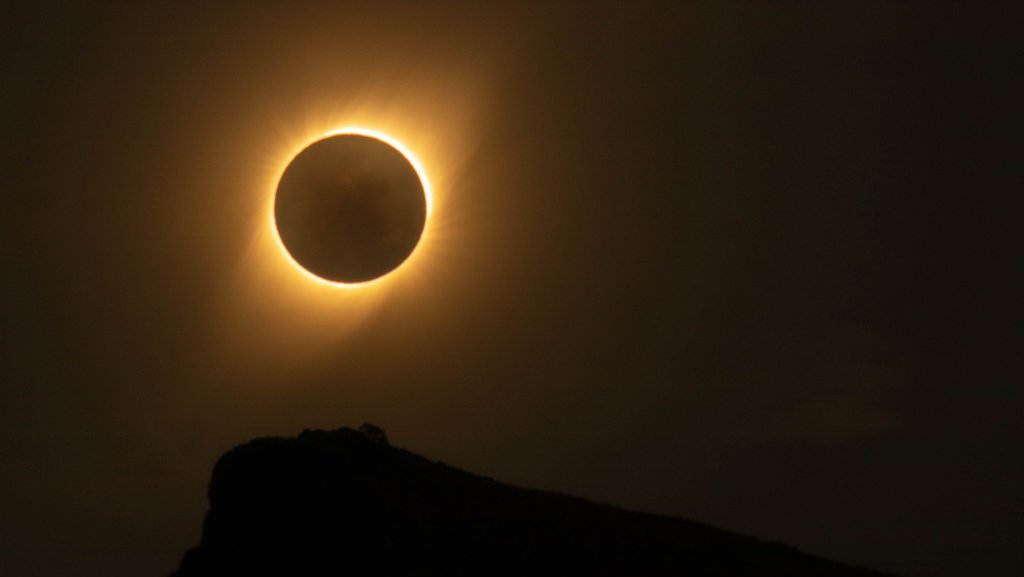 Detail Gerhana Matahari Cincin Ditunjukkan Oleh Gambar Nomer 52