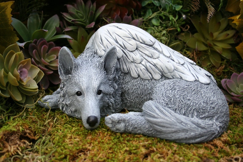 Detail German Shepherd Angel Statue Nomer 8