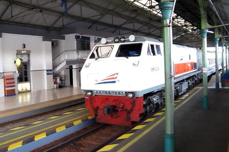 Detail Animasi Stasiun Kereta Api Nomer 36