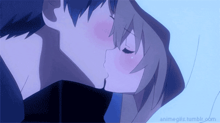 Anime Couple Kiss Bergerak - KibrisPDR