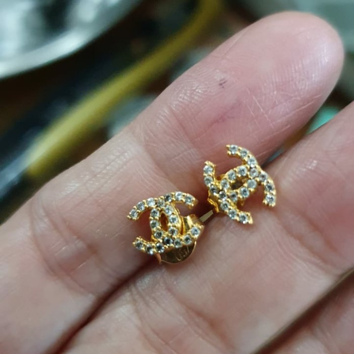 Detail Anting Chanel Emas Kuning Nomer 31