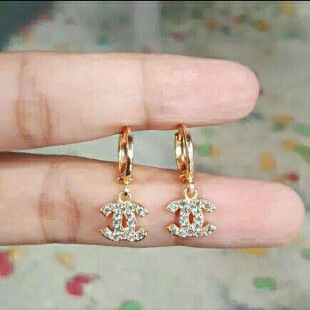 Detail Anting Emas Channel Nomer 11