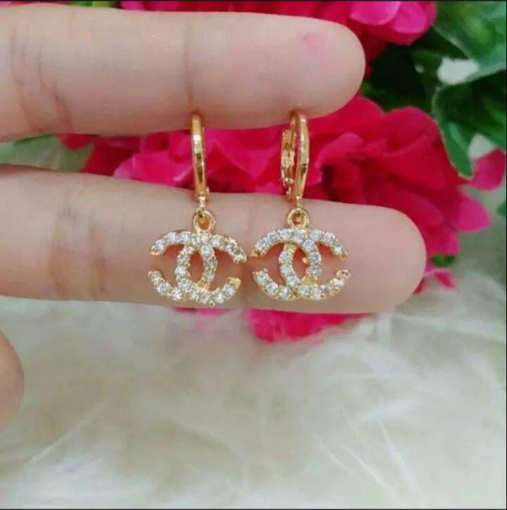 Detail Anting Emas Channel Nomer 18