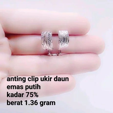 Detail Anting Emas Putih Nomer 33