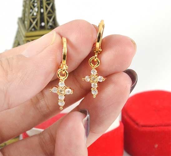 Detail Anting Salib Emas Nomer 19