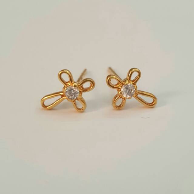 Detail Anting Salib Emas Nomer 32