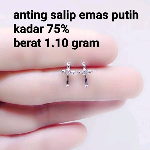 Detail Anting Salib Emas Nomer 33