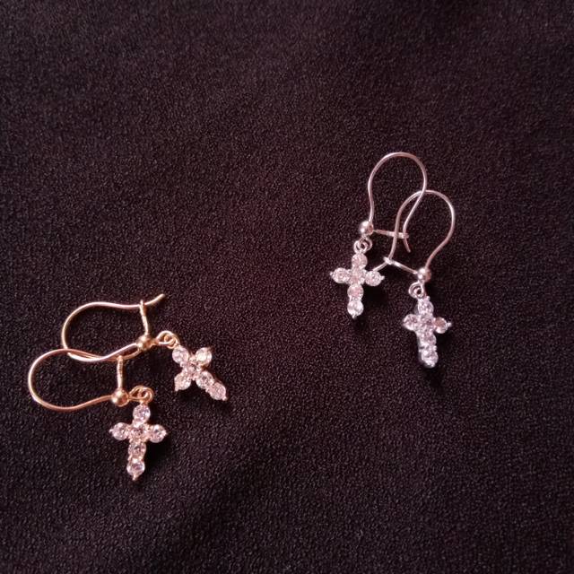 Detail Anting Salib Emas Nomer 6