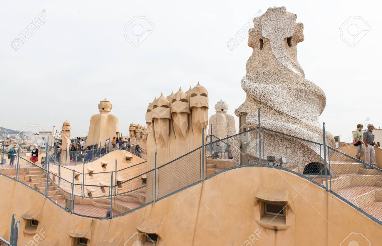 Detail Antoni Gaudi Casa Mila Nomer 45