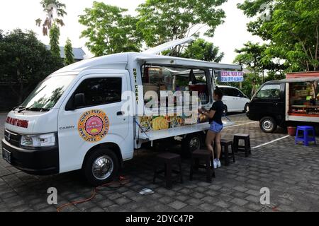 Detail Desain Food Truck Grand Max Nomer 43