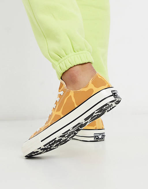 Detail Giraffe Converse Nomer 12