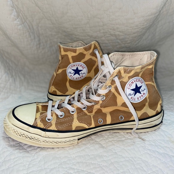 Detail Giraffe Converse Nomer 19