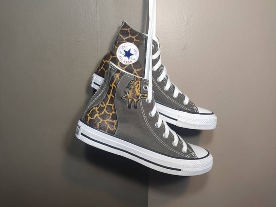 Detail Giraffe Converse Nomer 23