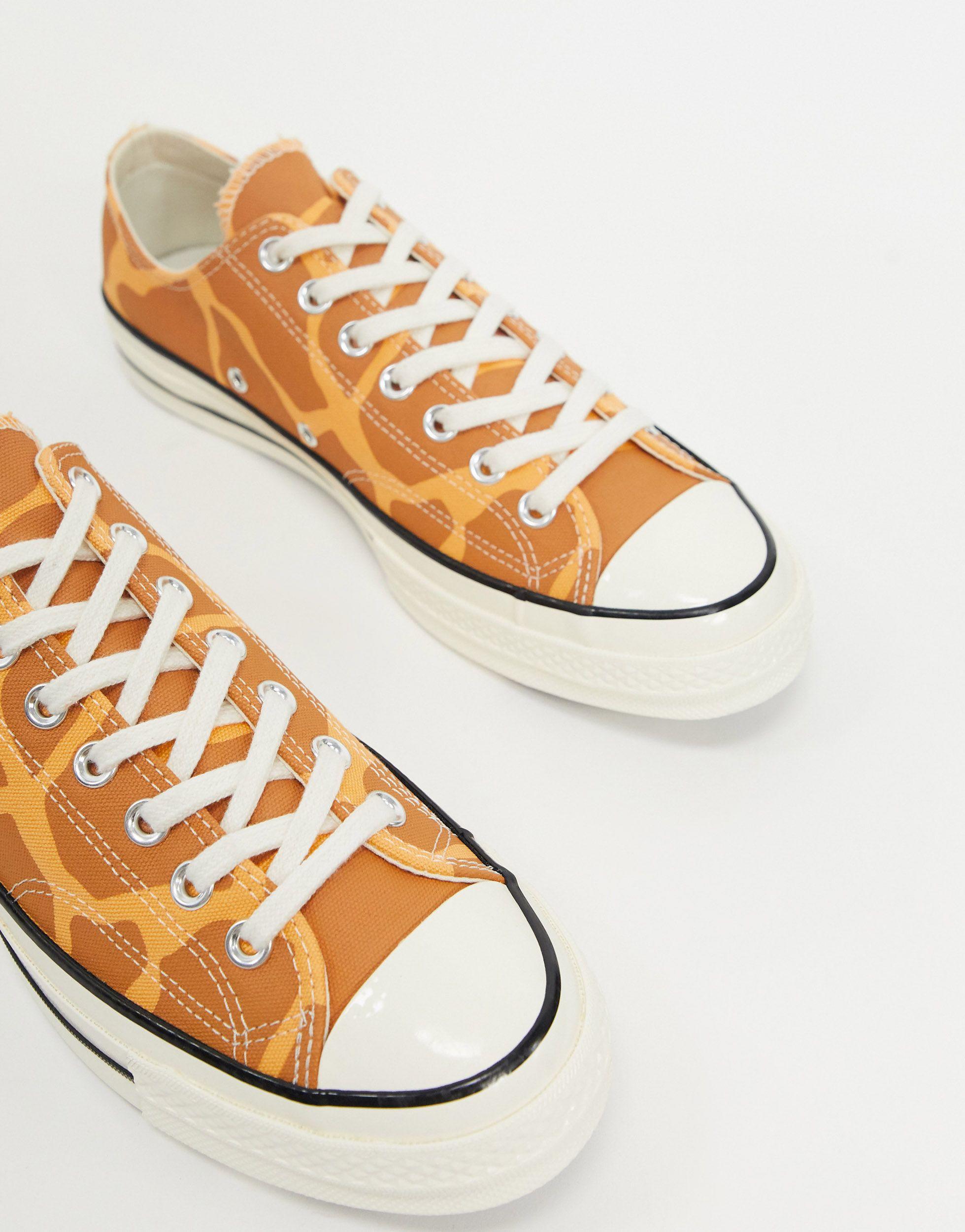 Detail Giraffe Converse Nomer 24