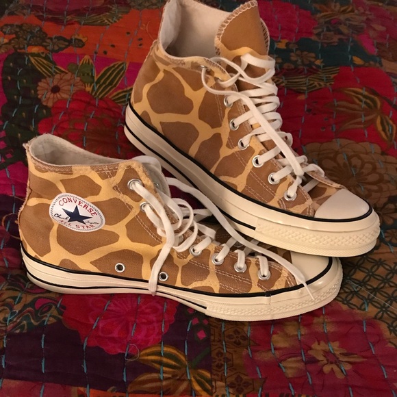 Detail Giraffe Converse Nomer 25
