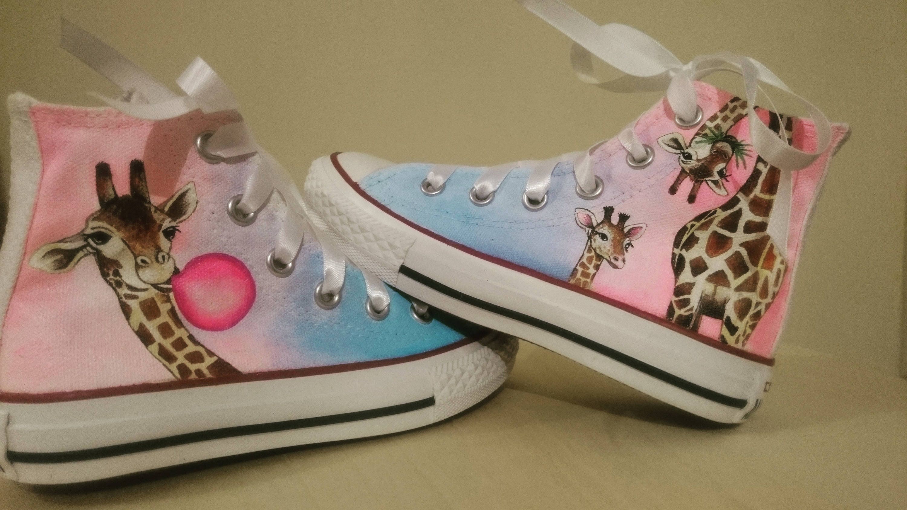 Detail Giraffe Converse Nomer 32