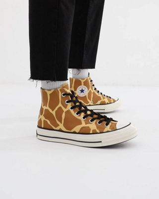 Detail Giraffe Converse Nomer 53