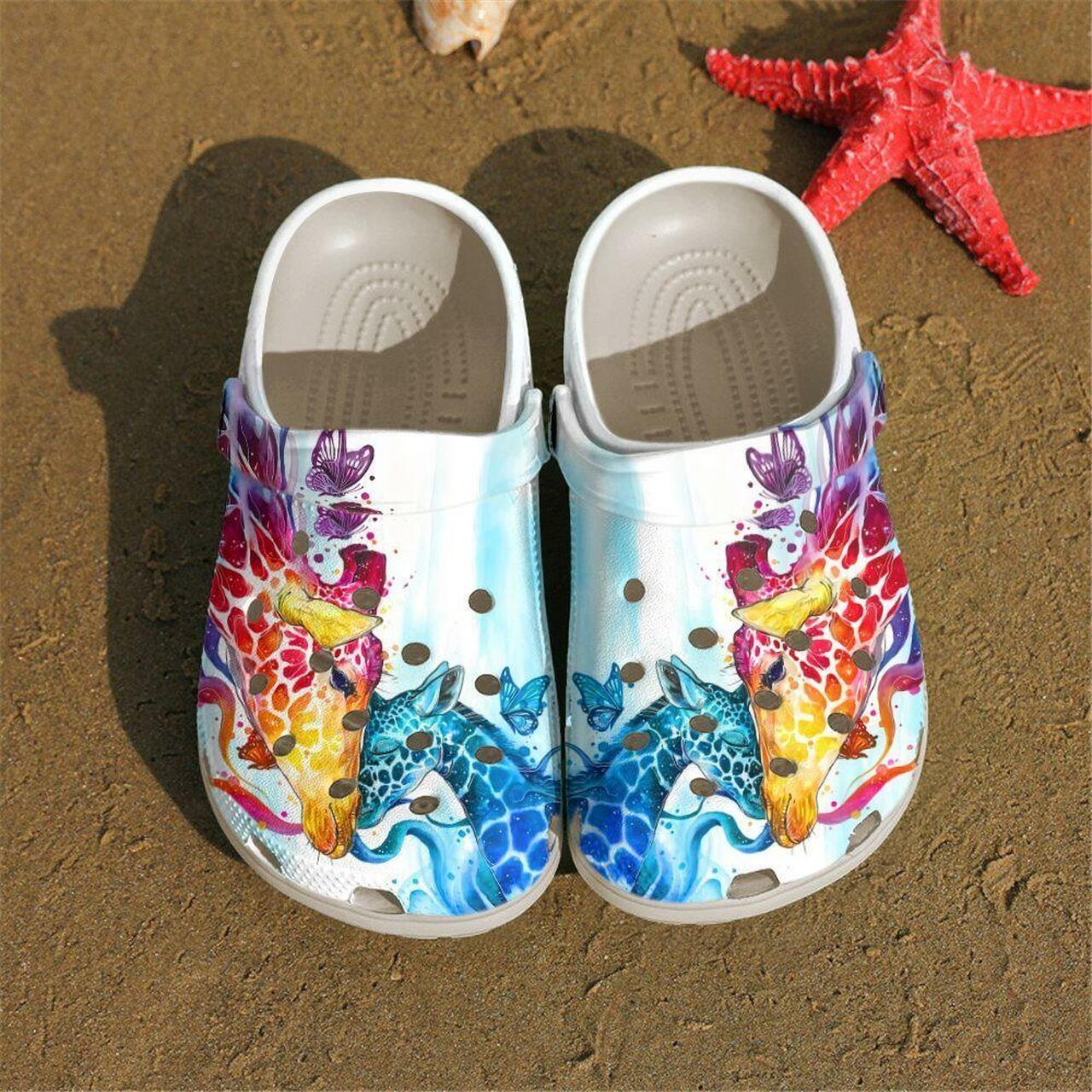 Detail Giraffe Crocs Nomer 43